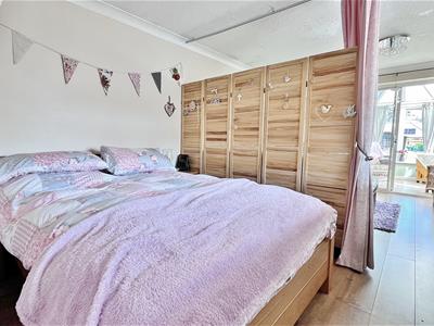 Bedroom/Living Area